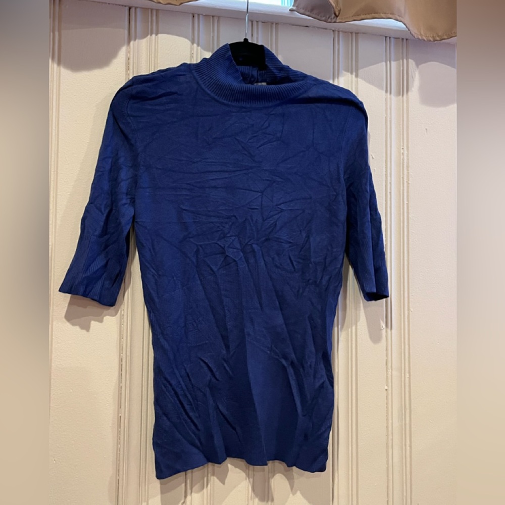Scoop back ultra soft express turtle neck lightweight sweater one nwt one used1x